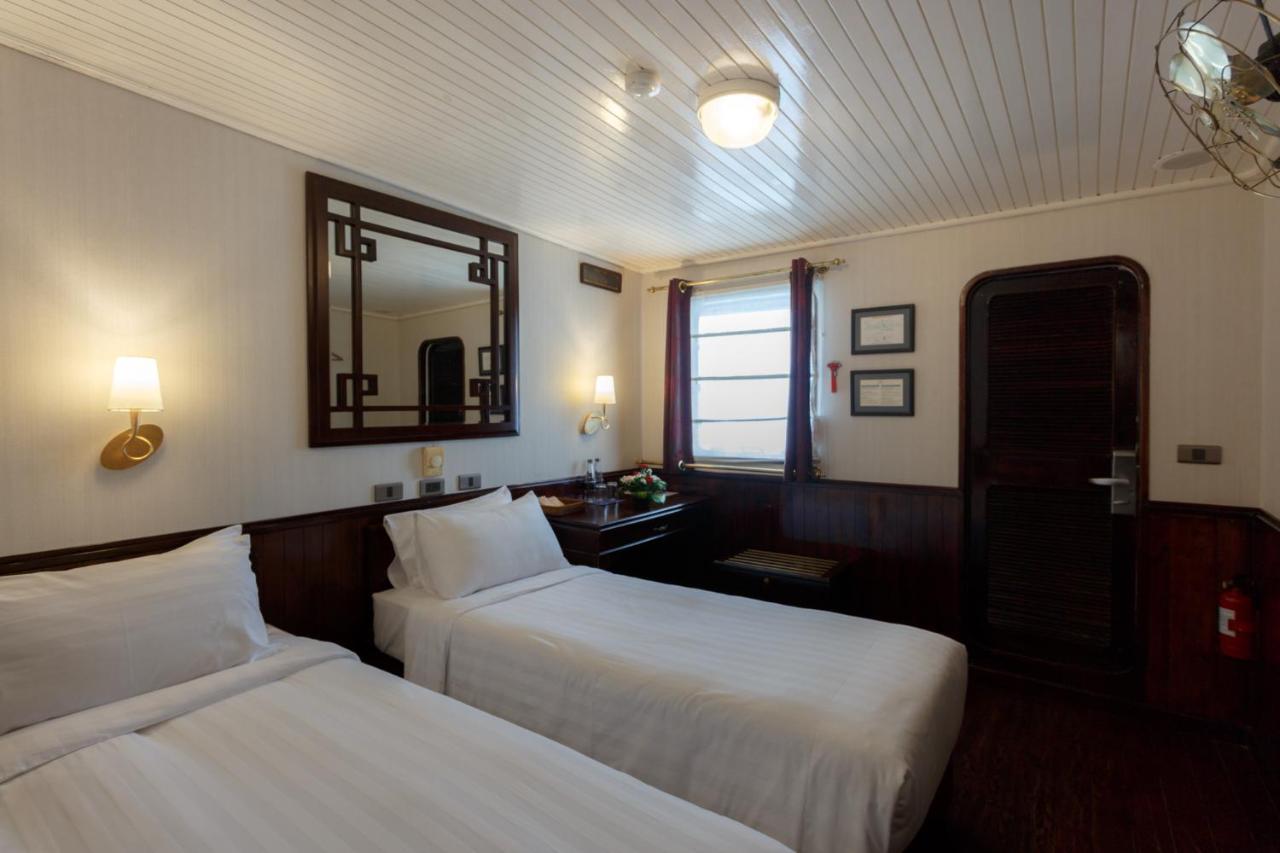 Emeraude Classic Cruises Ha Long Exterior photo