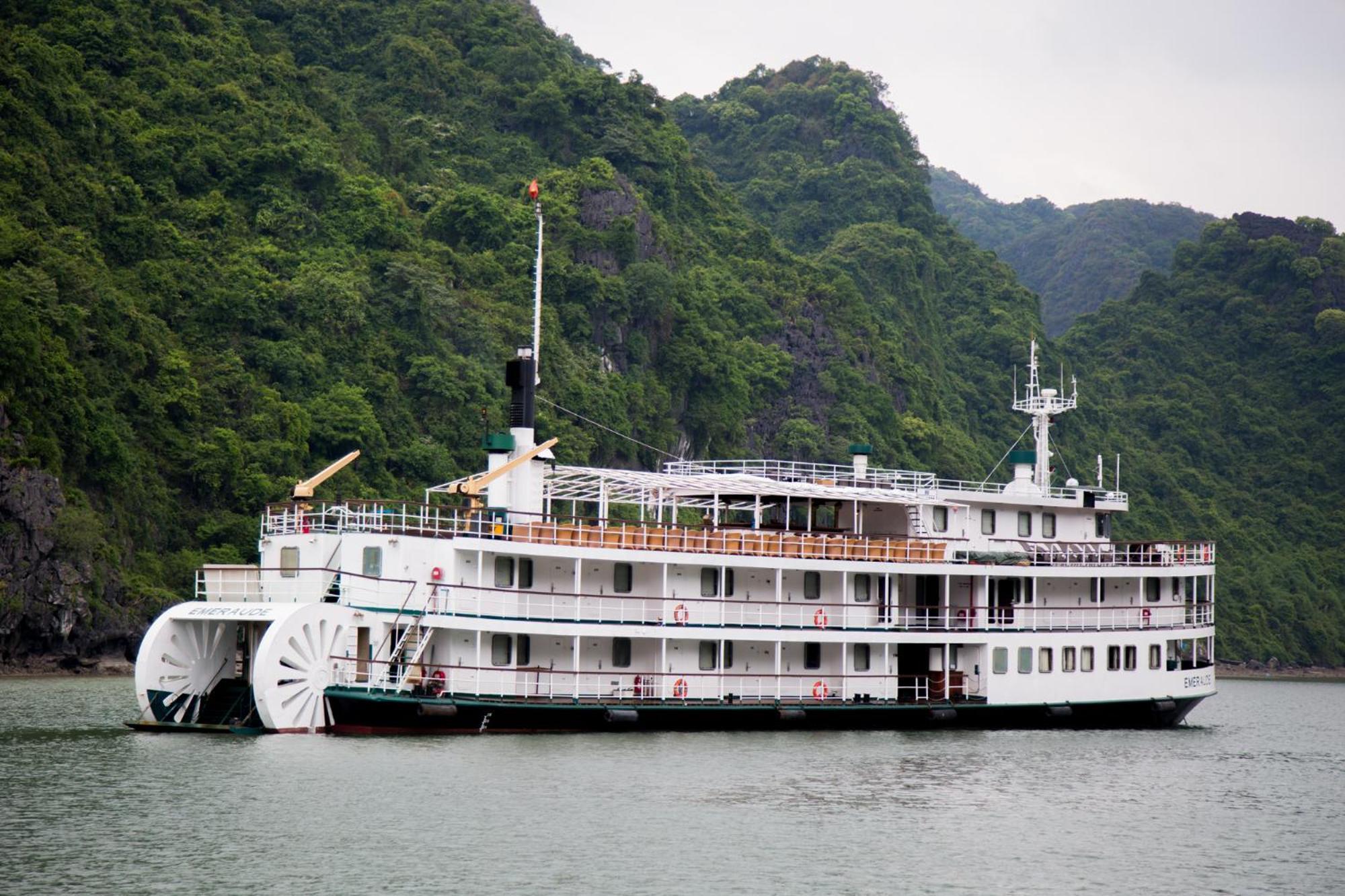 Emeraude Classic Cruises Ha Long Exterior photo