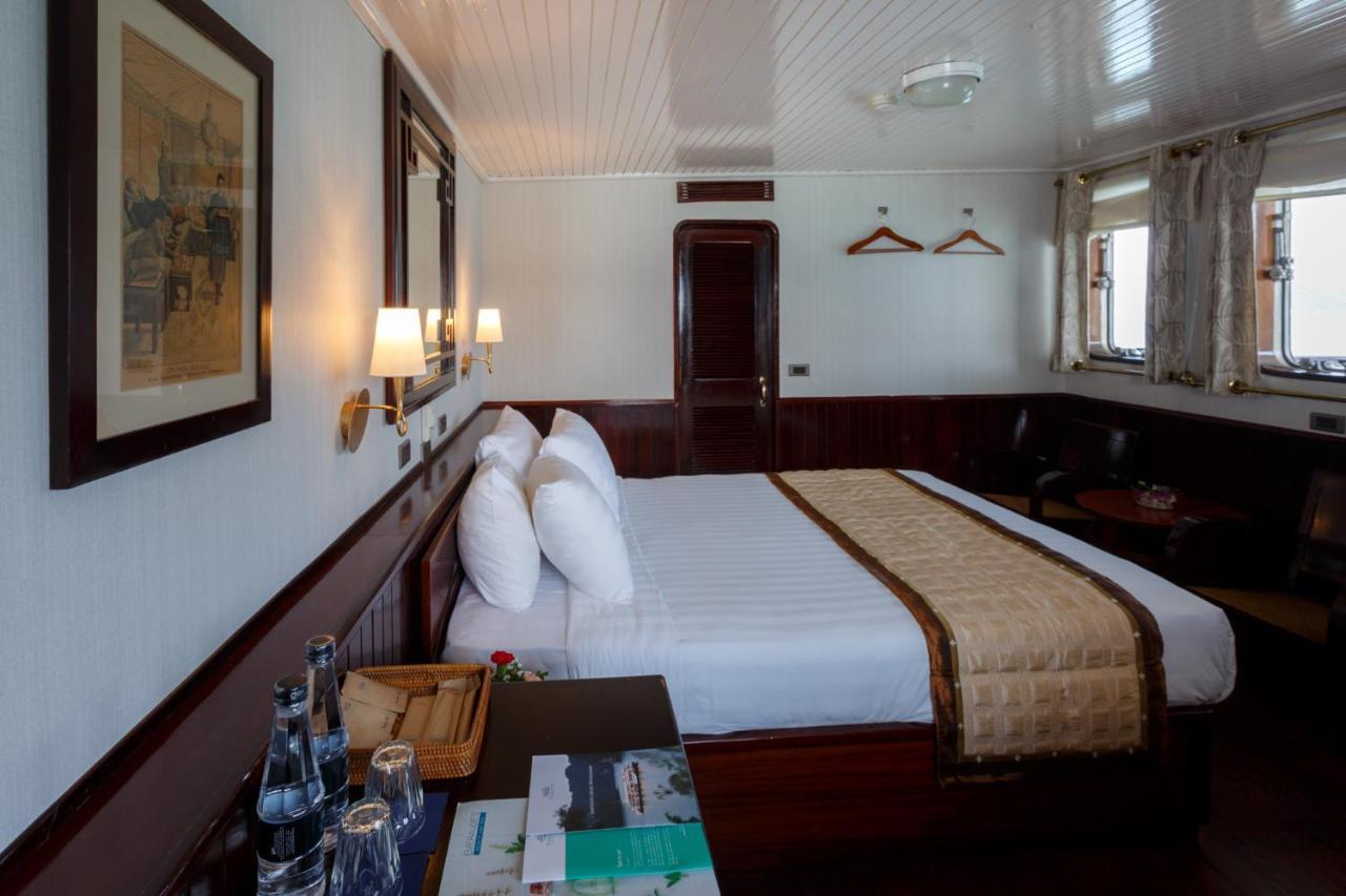 Emeraude Classic Cruises Ha Long Exterior photo