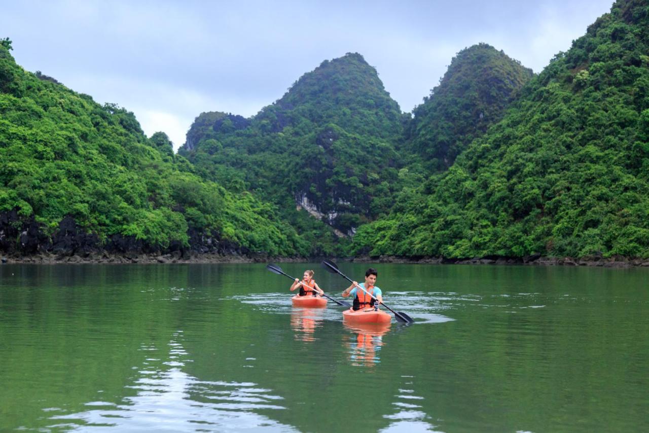 Emeraude Classic Cruises Ha Long Exterior photo