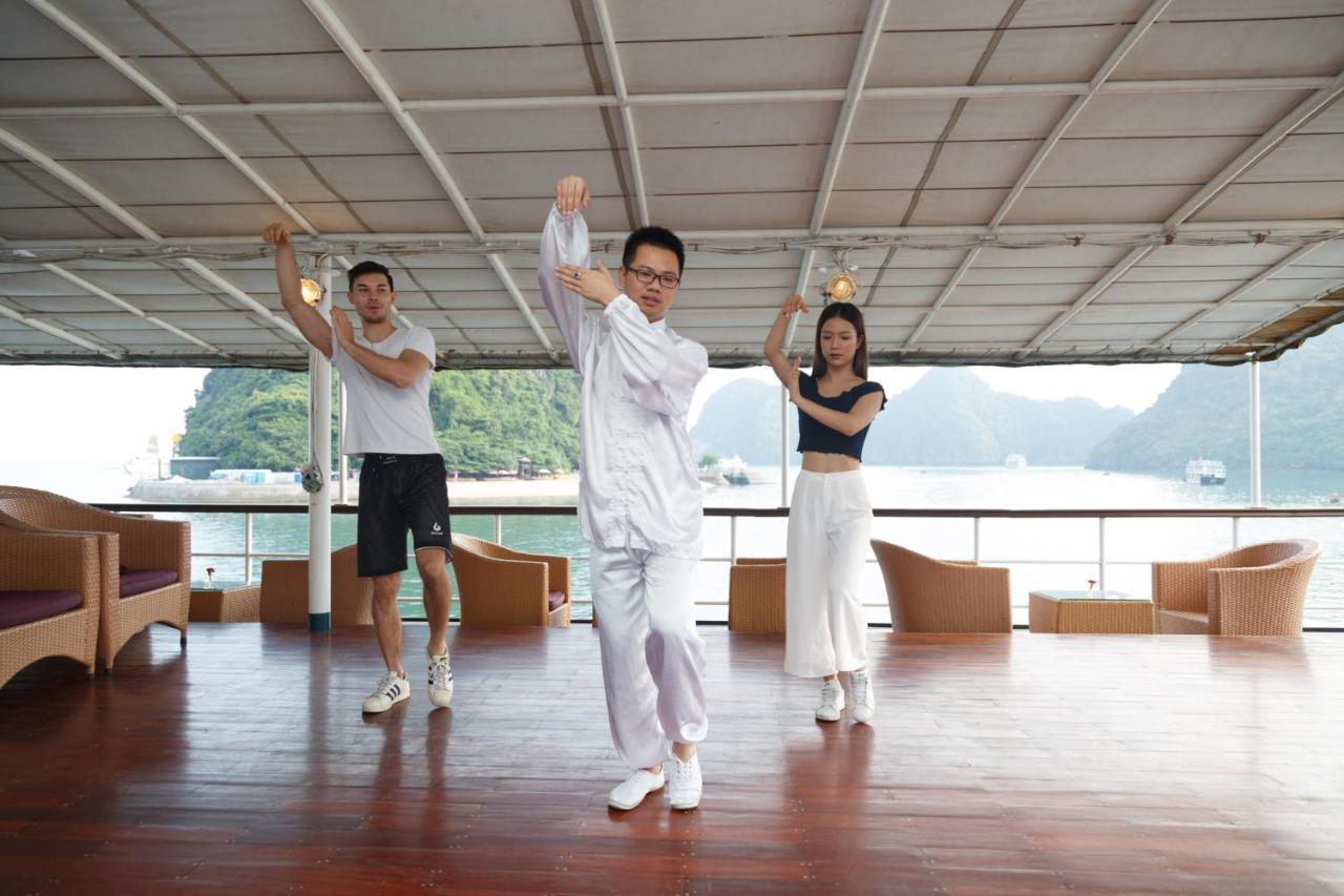 Emeraude Classic Cruises Ha Long Exterior photo