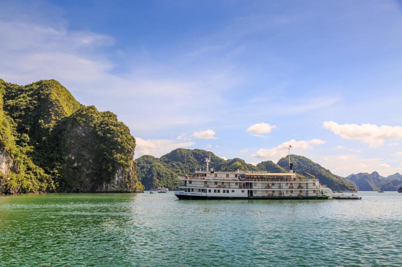 Emeraude Classic Cruises Ha Long Exterior photo